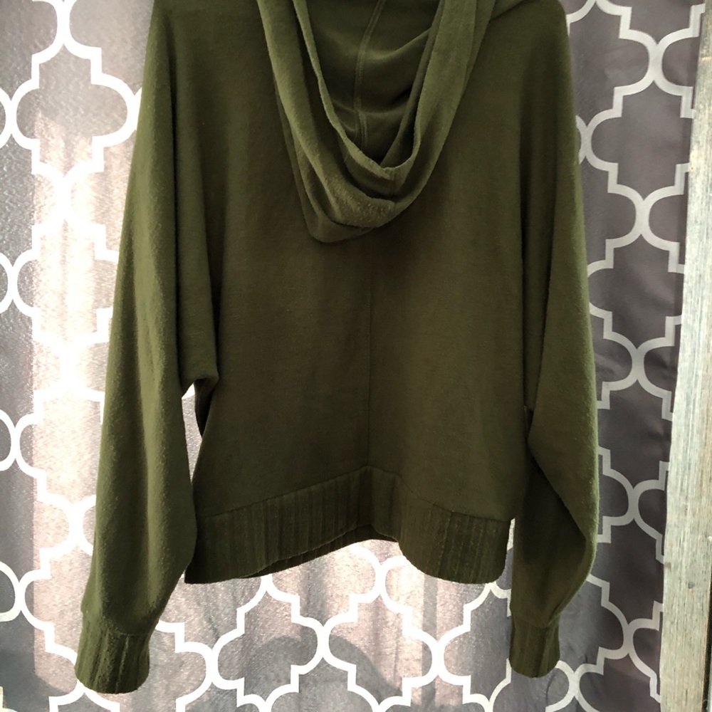 Sweatshirt - Picture 2 of 3